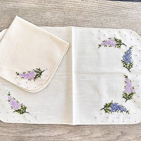 Linen Placemats & Napkins Hand Embroidered Set of 4 Ecru Purple Vintage - Picture 10 of 10